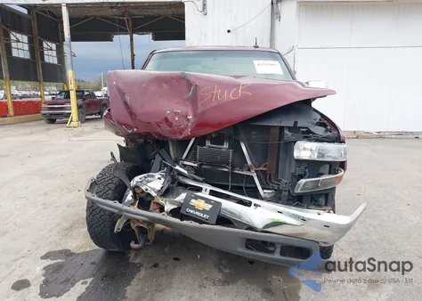 2002 Chevrolet Silverado 2500Hd Lt from USA, damaged, VIN 1GCHK23U22F247205